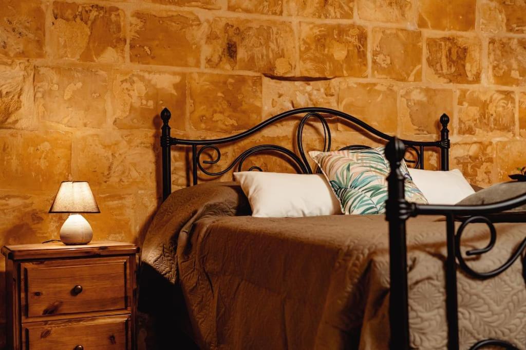 Enchanting 2Bdr Townhouse In Valletta Centre! Екстериор снимка