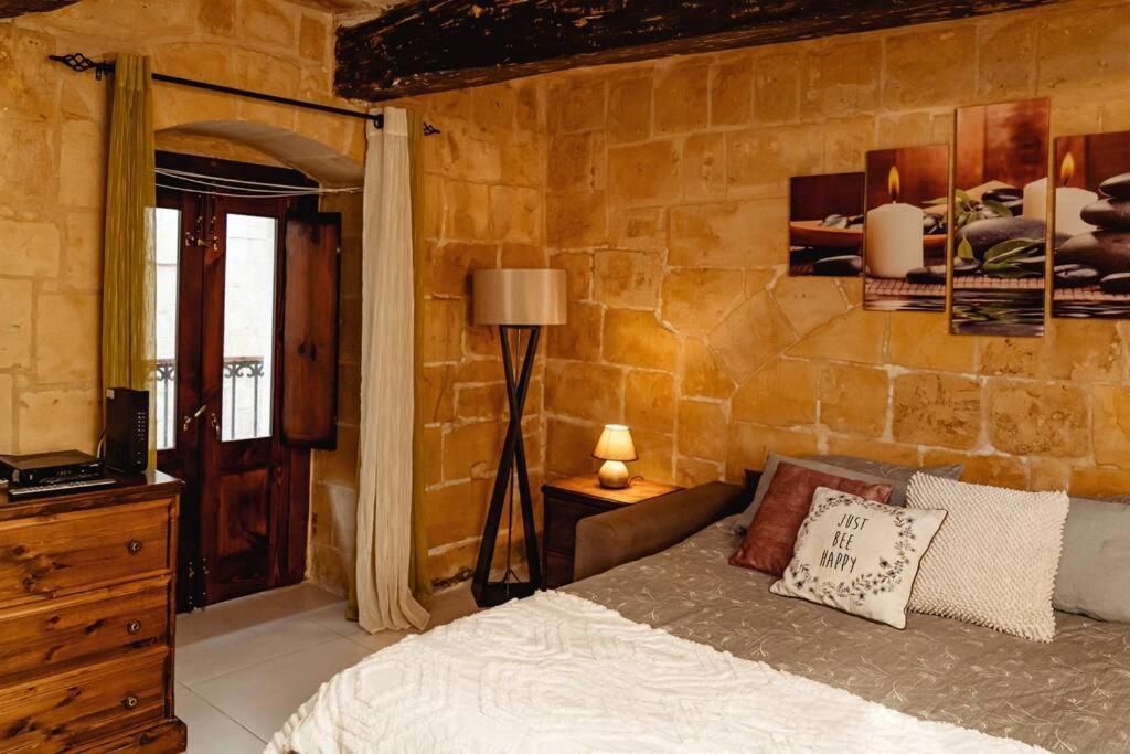 Enchanting 2Bdr Townhouse In Valletta Centre! Екстериор снимка