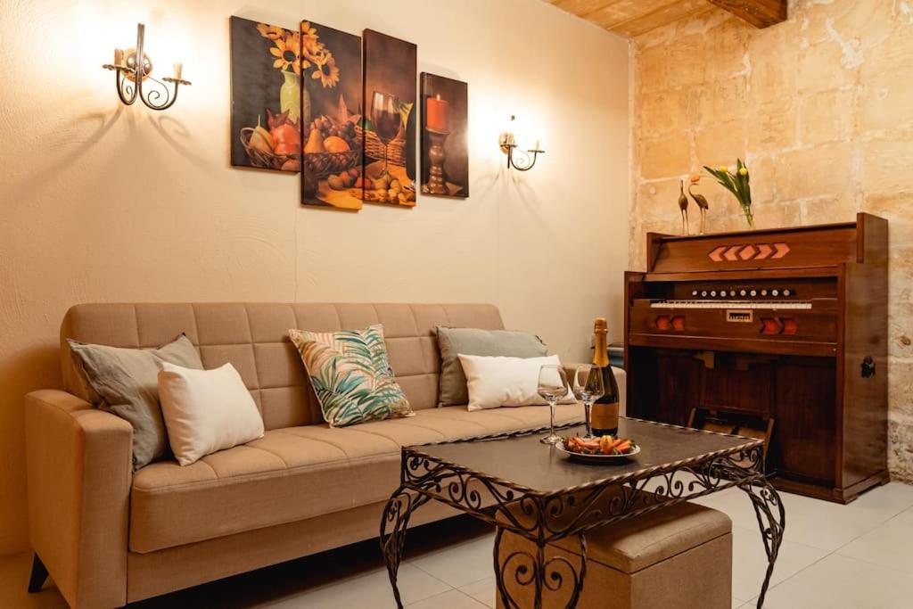 Enchanting 2Bdr Townhouse In Valletta Centre! Екстериор снимка
