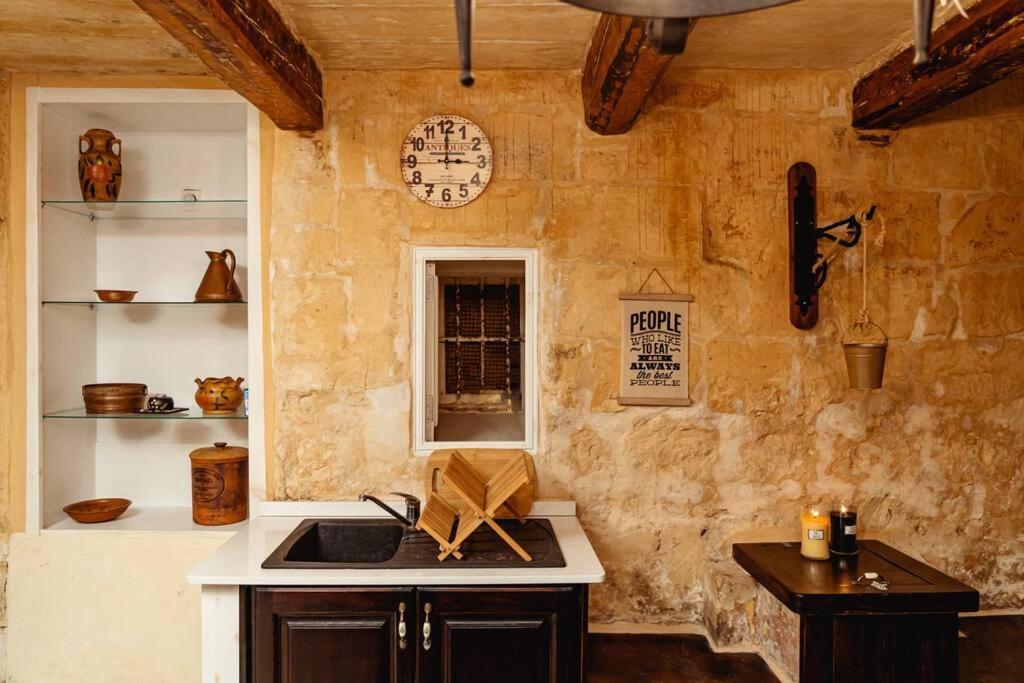Enchanting 2Bdr Townhouse In Valletta Centre! Екстериор снимка