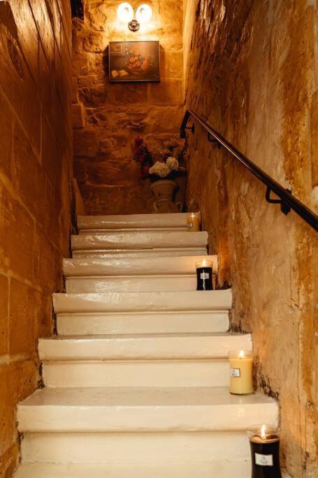 Enchanting 2Bdr Townhouse In Valletta Centre! Екстериор снимка