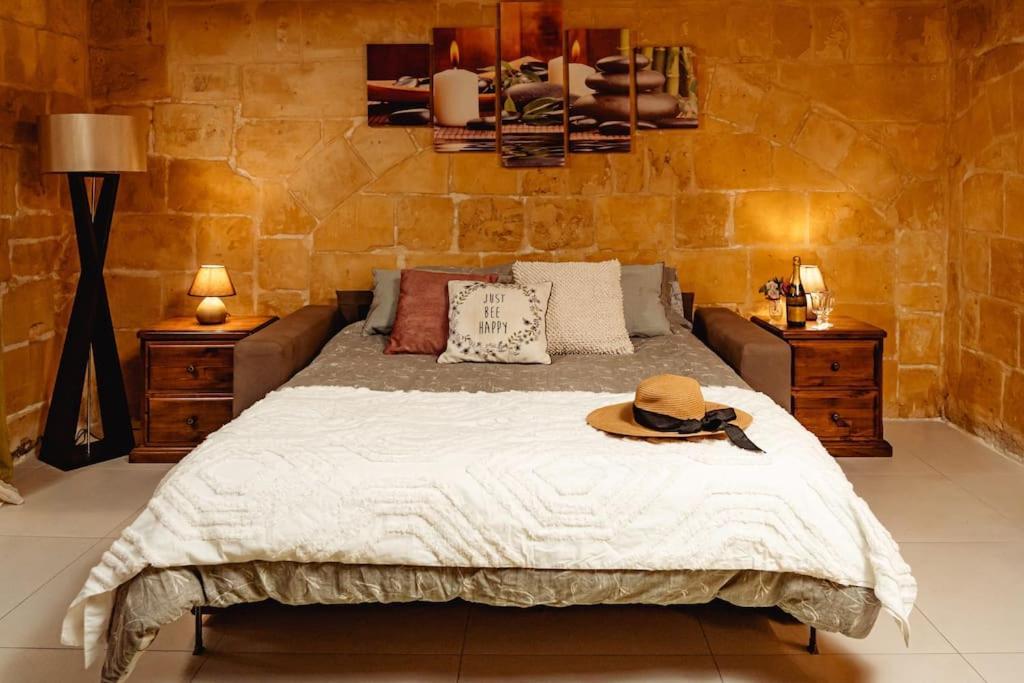 Enchanting 2Bdr Townhouse In Valletta Centre! Екстериор снимка