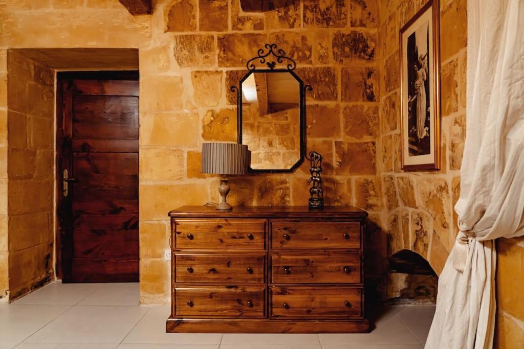 Enchanting 2Bdr Townhouse In Valletta Centre! Екстериор снимка